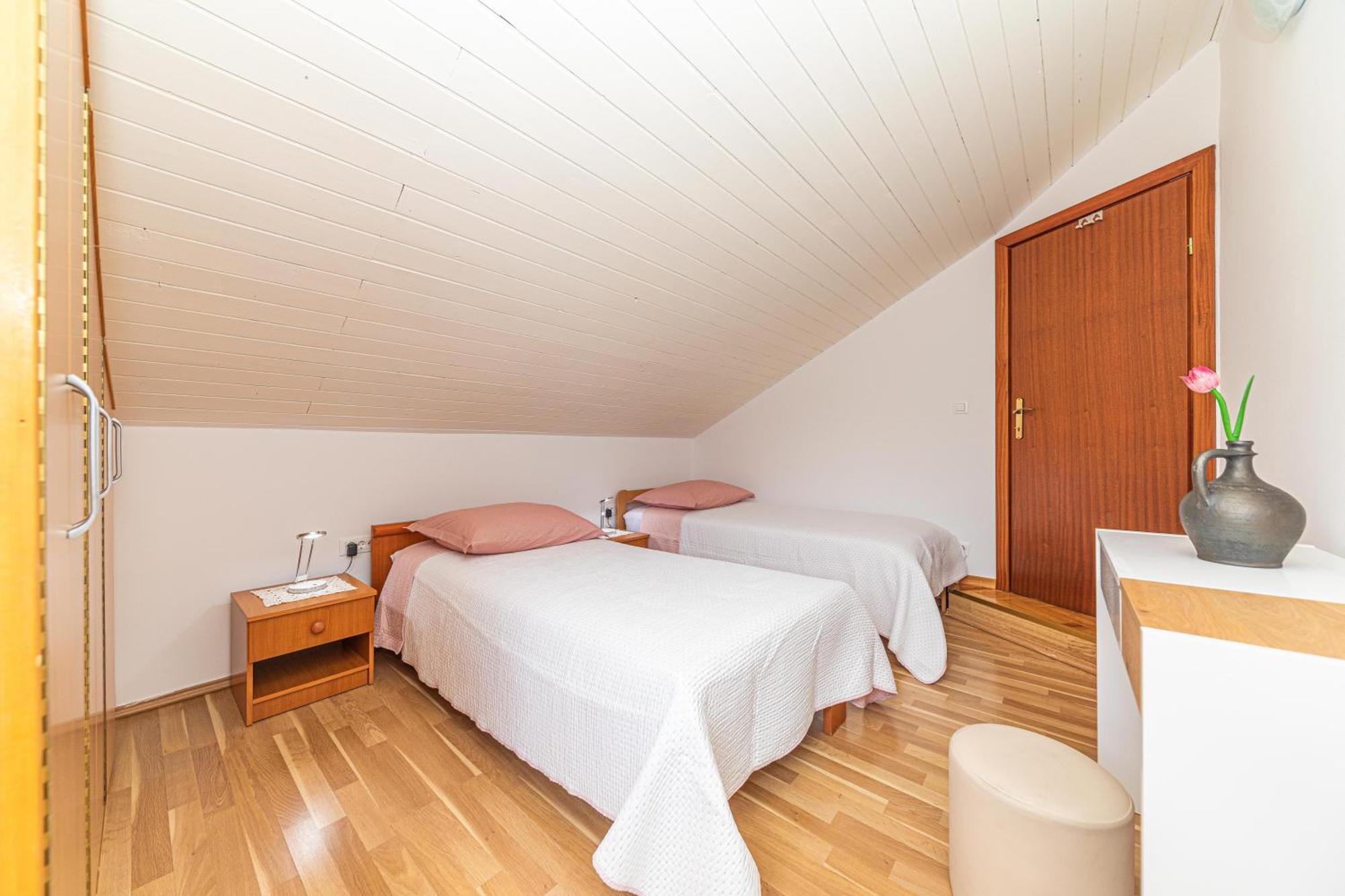 סטוברץ Apartments Iskra מראה חיצוני תמונה