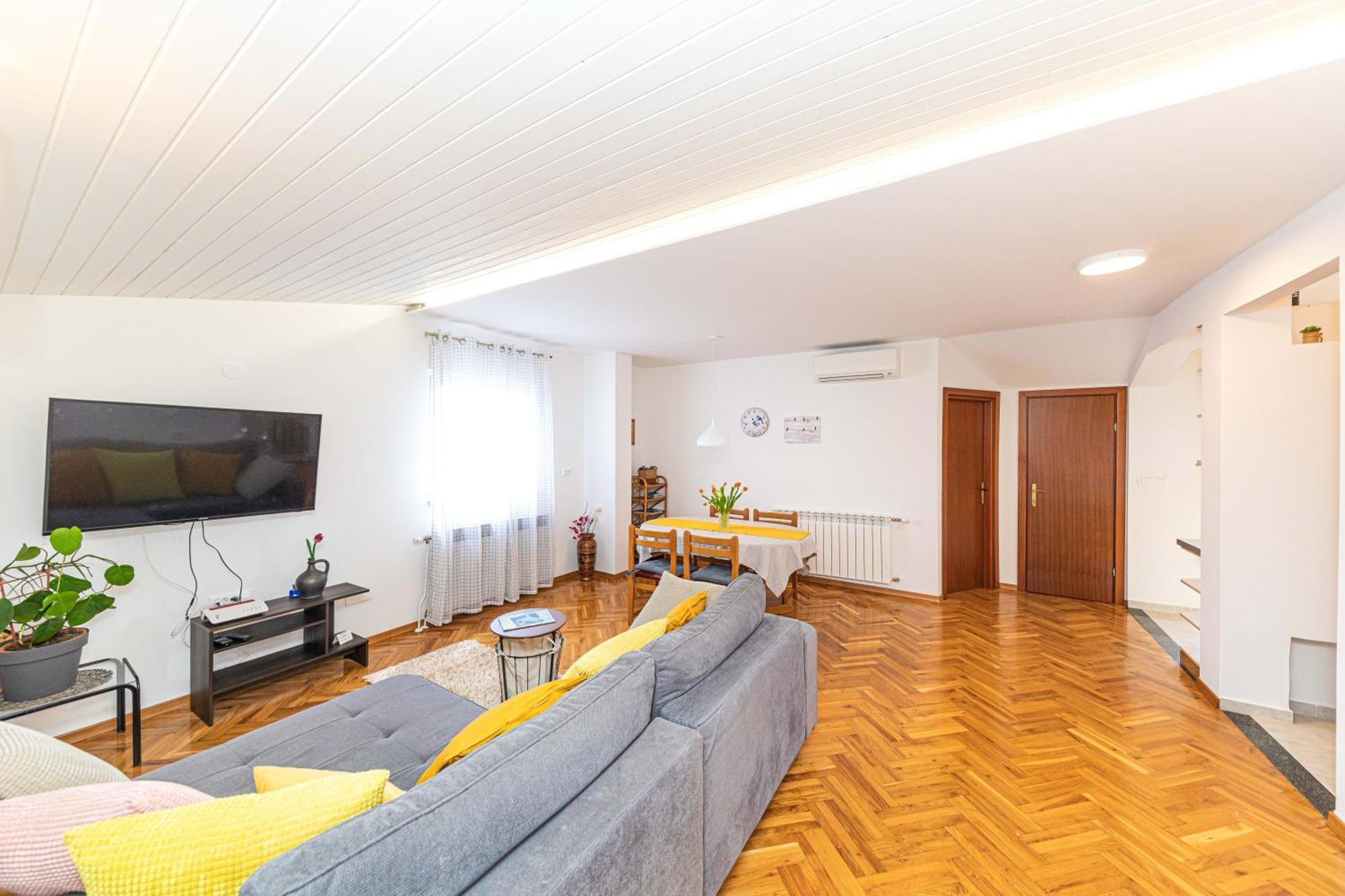 סטוברץ Apartments Iskra מראה חיצוני תמונה